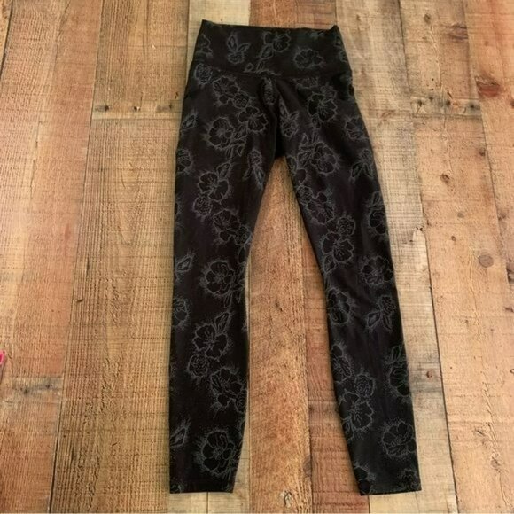 Fabletics womens black and white floral leggings - Picture 1 of 8